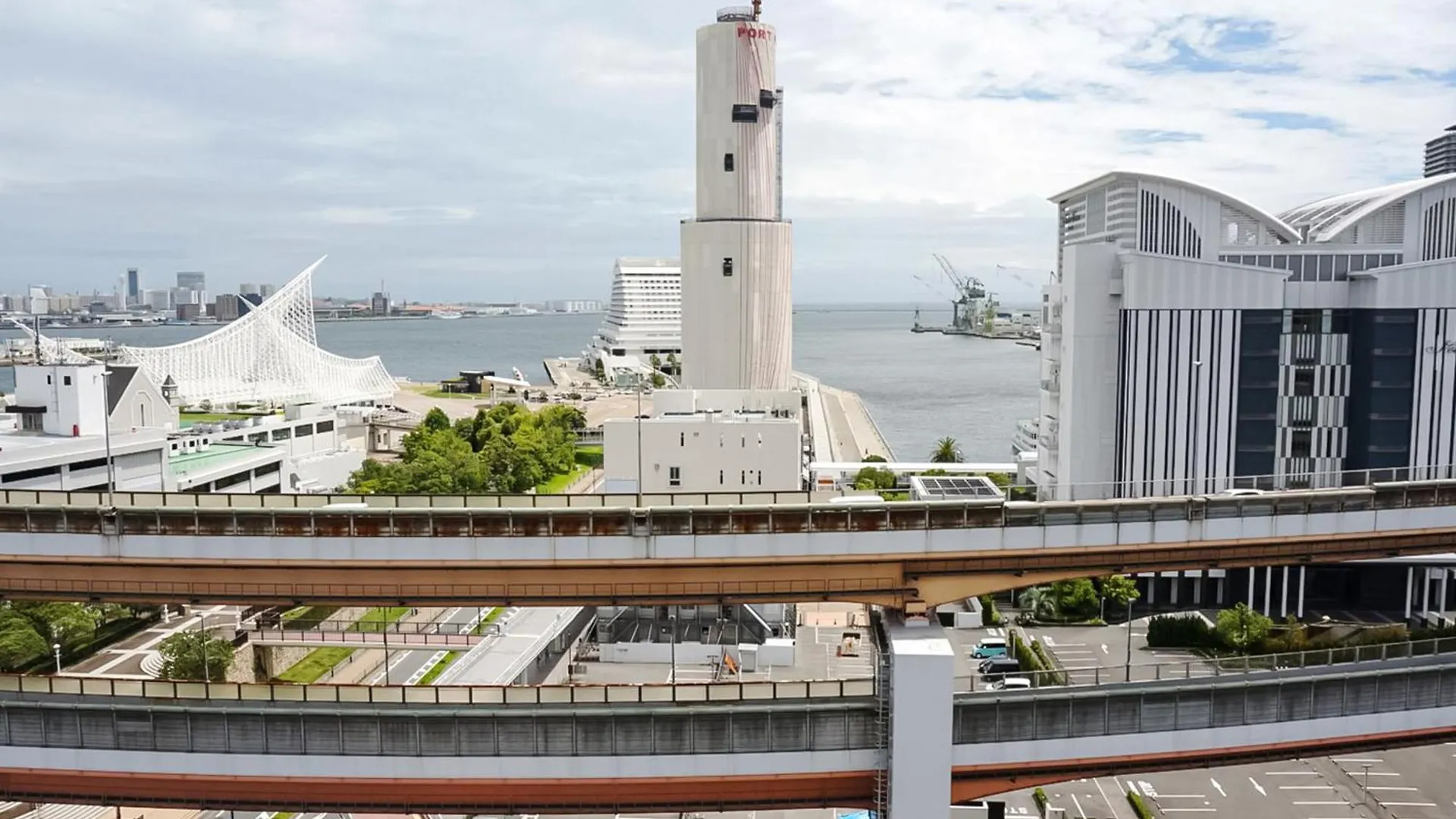 Kobe Port Tower Hotel 4*,  Japon